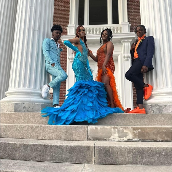 Custom Prom dress ,Size small only worn once - Picture 3 of 3